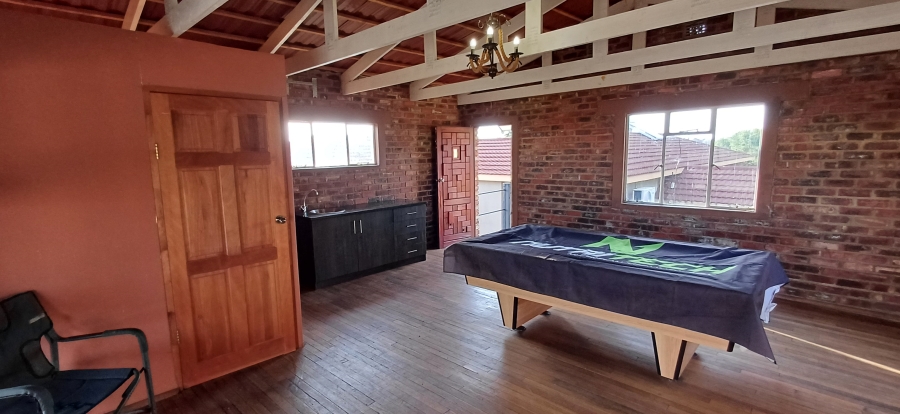 7 Bedroom Property for Sale in Harpington A H North West